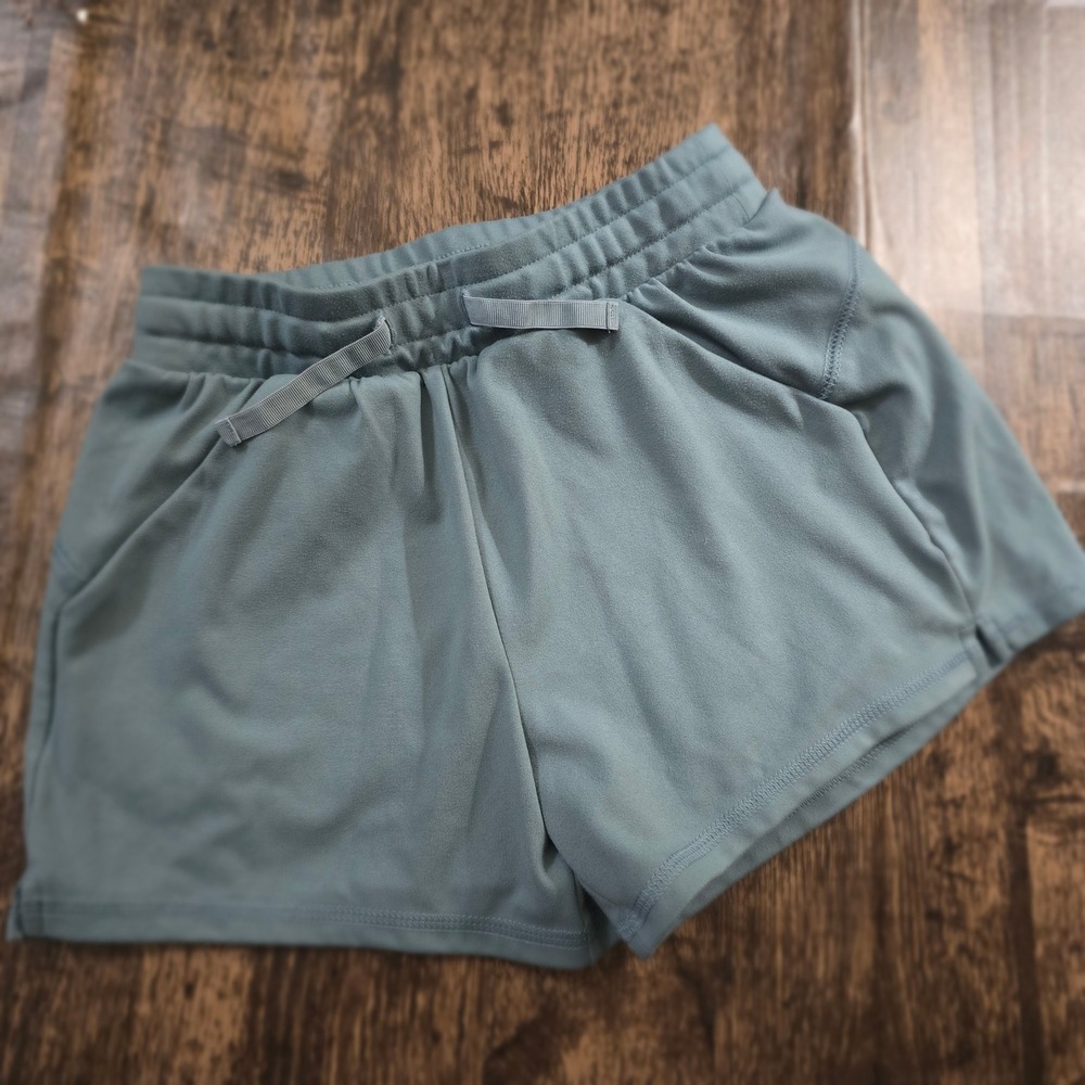 RUNWAY Athletic Shorts Kids M 8-10 Sage Green Excellent‎ Quick Dry Wicking